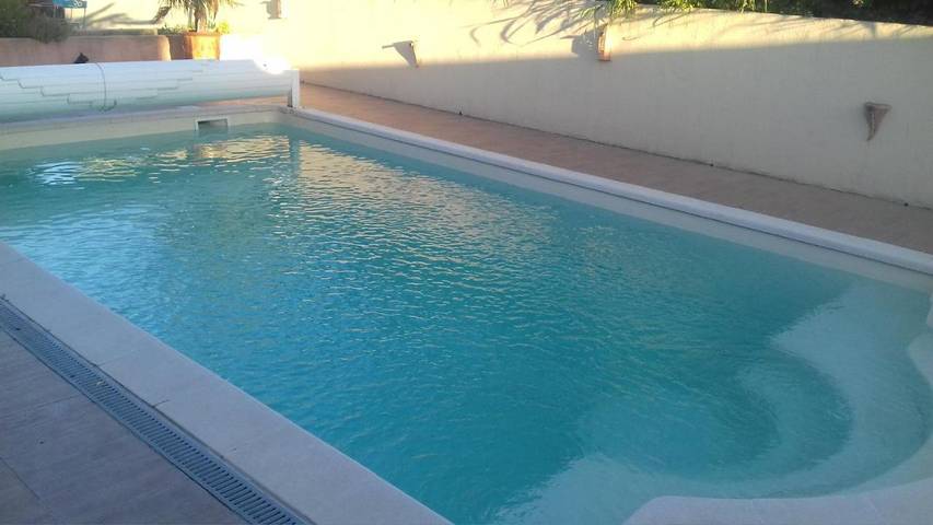 Chambre d’hôte pour 2 personnes, avec vue et piscine ainsi que terrasse et jardin dans les Bouches-du-Rhône - 2
