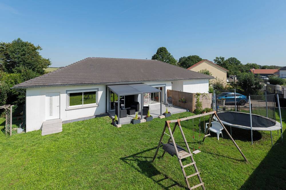 Maison à la campagne avec piscine in Silly-sur-Nied, Metz-Campagne