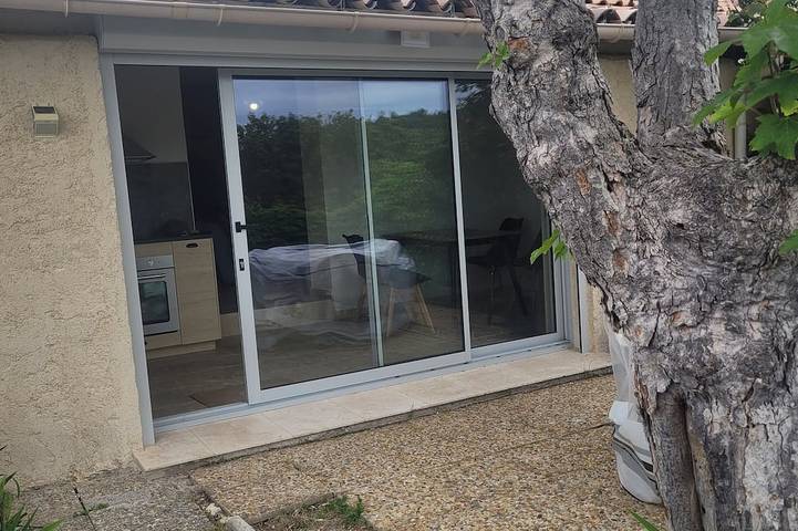 Location de vacances pour 4 personnes, avec jardin à Saint-Michel-l'Observatoire