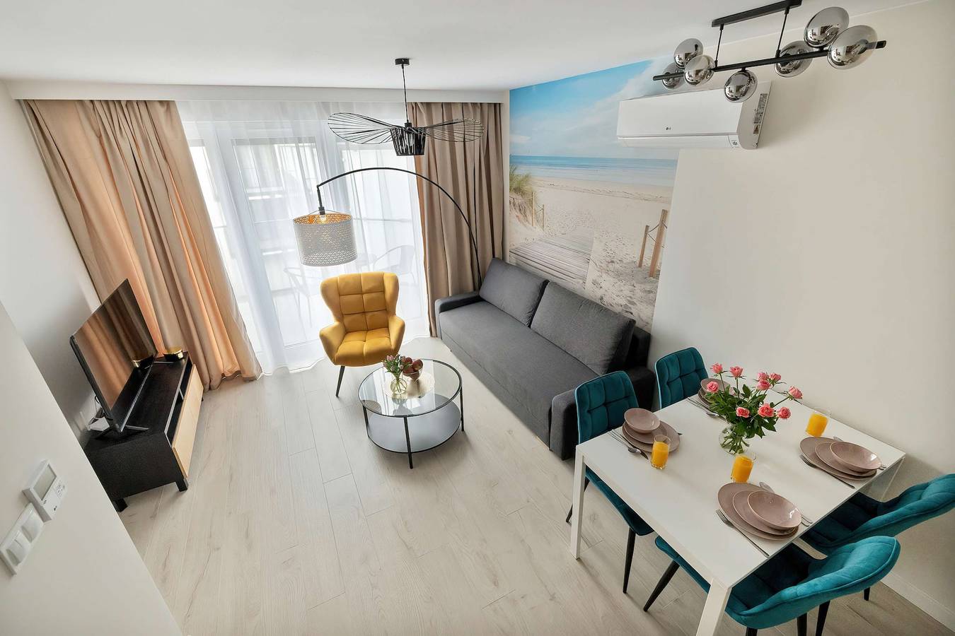 Ganze Wohnung, Ferienwohnung für 4 Personen mit Balkon/Terrasse in Niechorze, Powiat gryficki