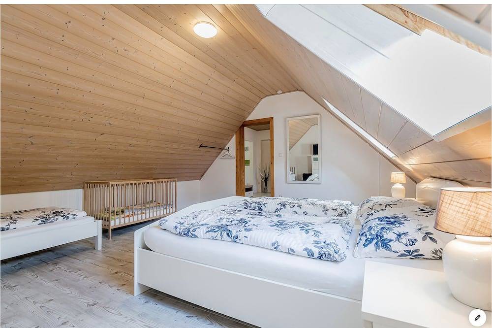 Ganze Wohnung, Attraktive Ferienwohnung in schöner Lage. Nähe der schönen Altstadt von Erding. in Altenerding, Erding