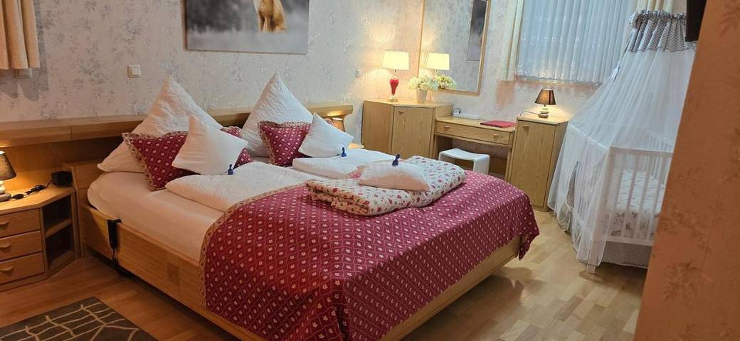 Ferienwohnung für 6 Personen, mit Terrasse und Garten sowie Ausblick in Mistelgau - 4