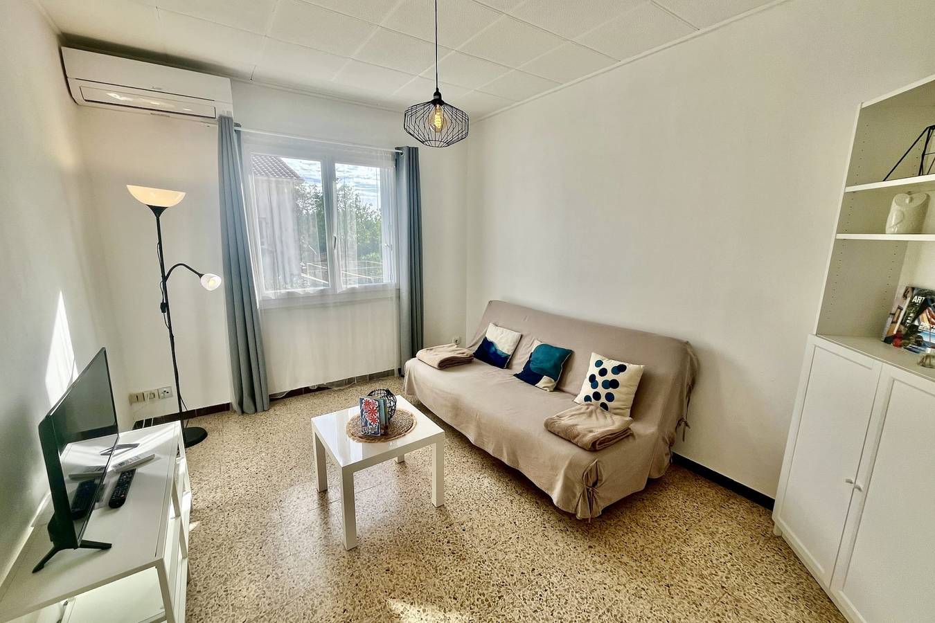 Ganze Wohnung, Ferienwohnung für 4 Personen mit Balkon in L'Ayguade, Hyeres