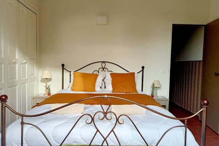 Location de vacances pour 6 personnes, avec jardin et terrasse à Castillon-du-Gard - 2