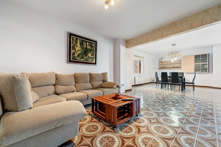 Hel lägenhet, Apartment "La Garrofera" with Private Terrace & Wi-Fi in Aldover, Terres de l'Ebre