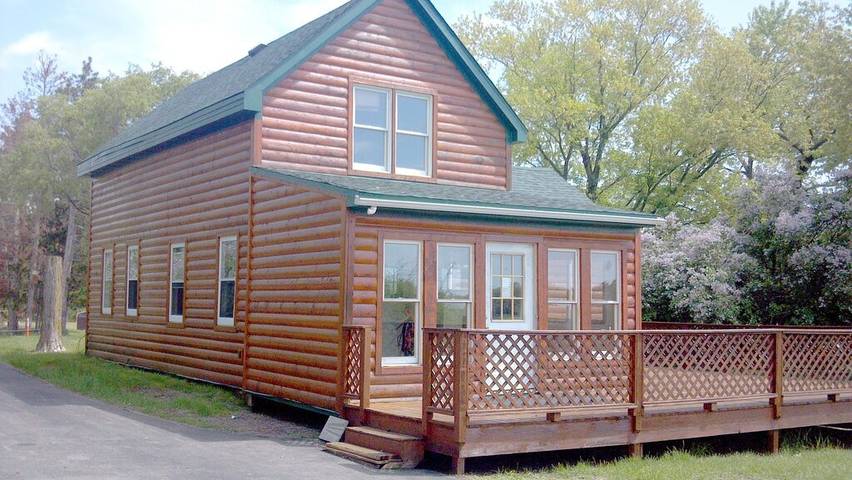 Vacation rental for 35 people, with pool and garden as well as hot tub in Wisconsin