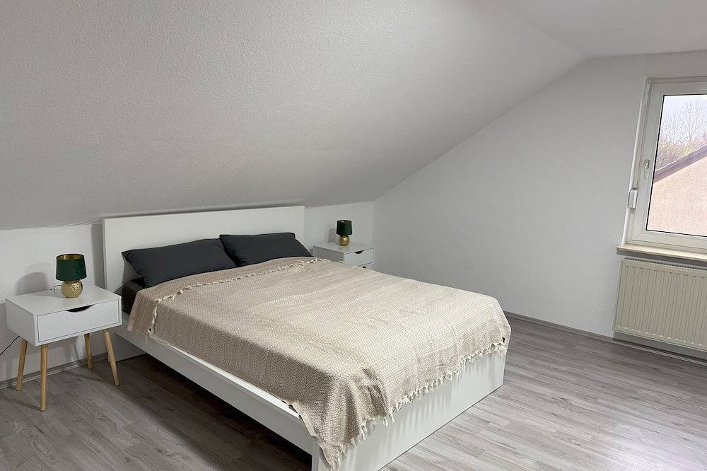 Entire apartment, Bright and charming top floor apartment in a top location in Bochum, Ruhr district