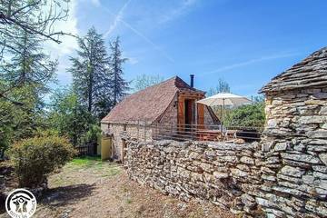 Gîte pour 4 personnes, avec jardin à Larnagol