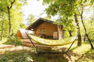 Tente pour 6 personnes, avec bassin pour enfant et piscine ainsi que jardin et vue dans le Tarn-et-Garonne