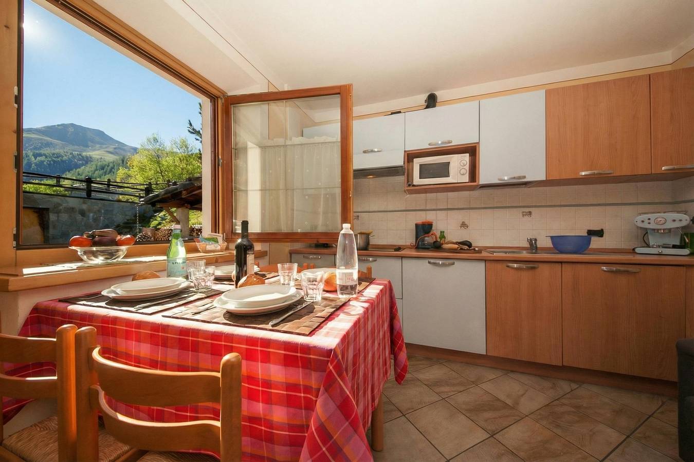 Geheel appartement, Italia 2 Ski in-Ski out 50m in Livigno (Town), Livigno