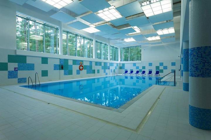 Hotel dla 2 osób, z sauna i jacuzzi oraz basen i ogród w Jurata (Jastarnia)