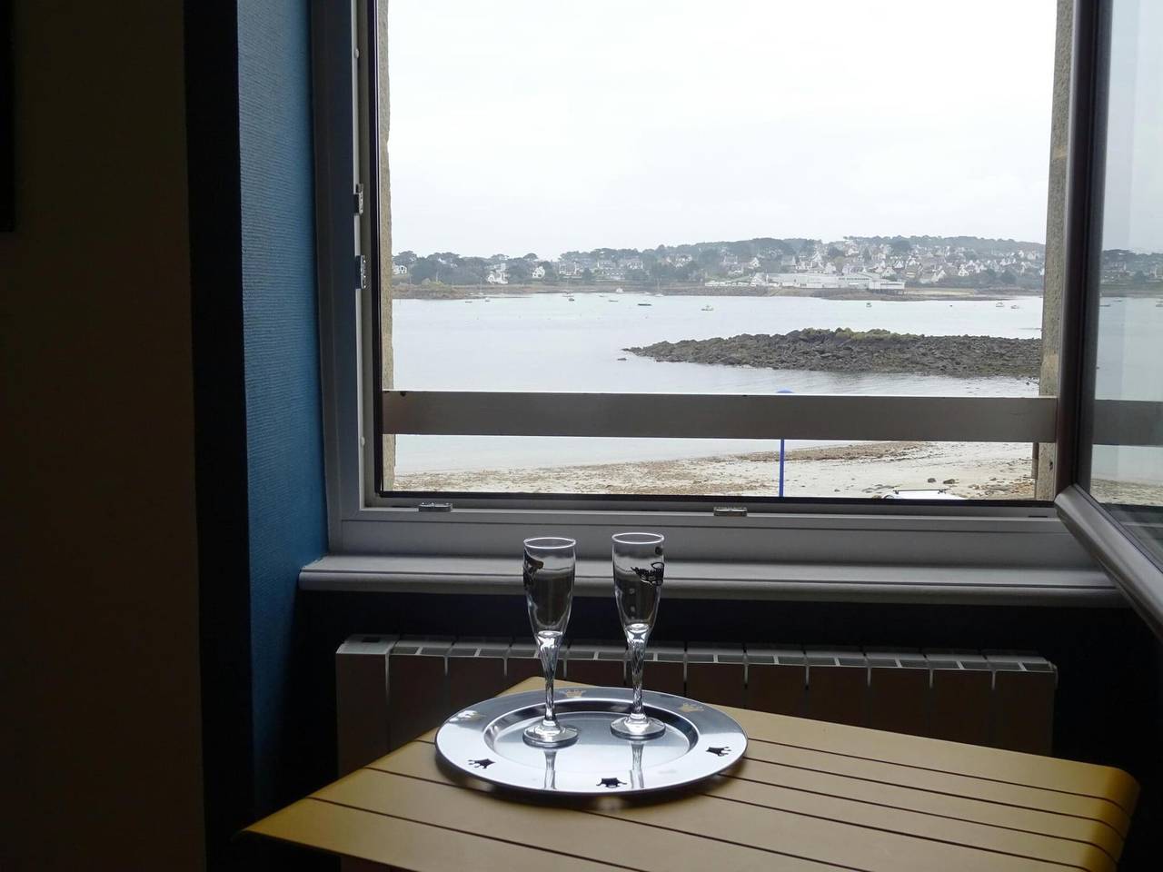 Entire apartment, Studio in Plougasnou with Sea View and Beaches in Plougasnou, Ceinture Dorée