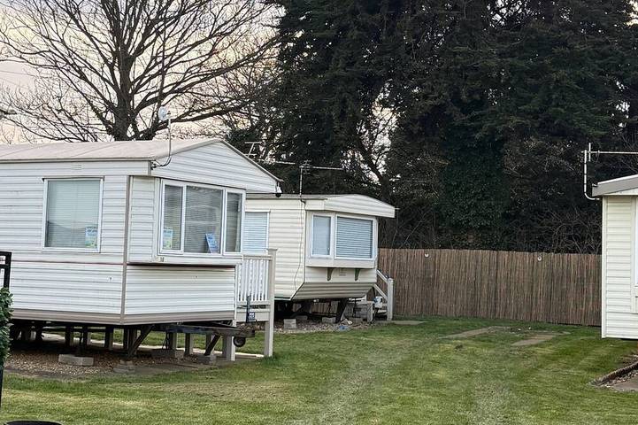 Chalet for 6 people, with balcony in Chapel St. Leonards