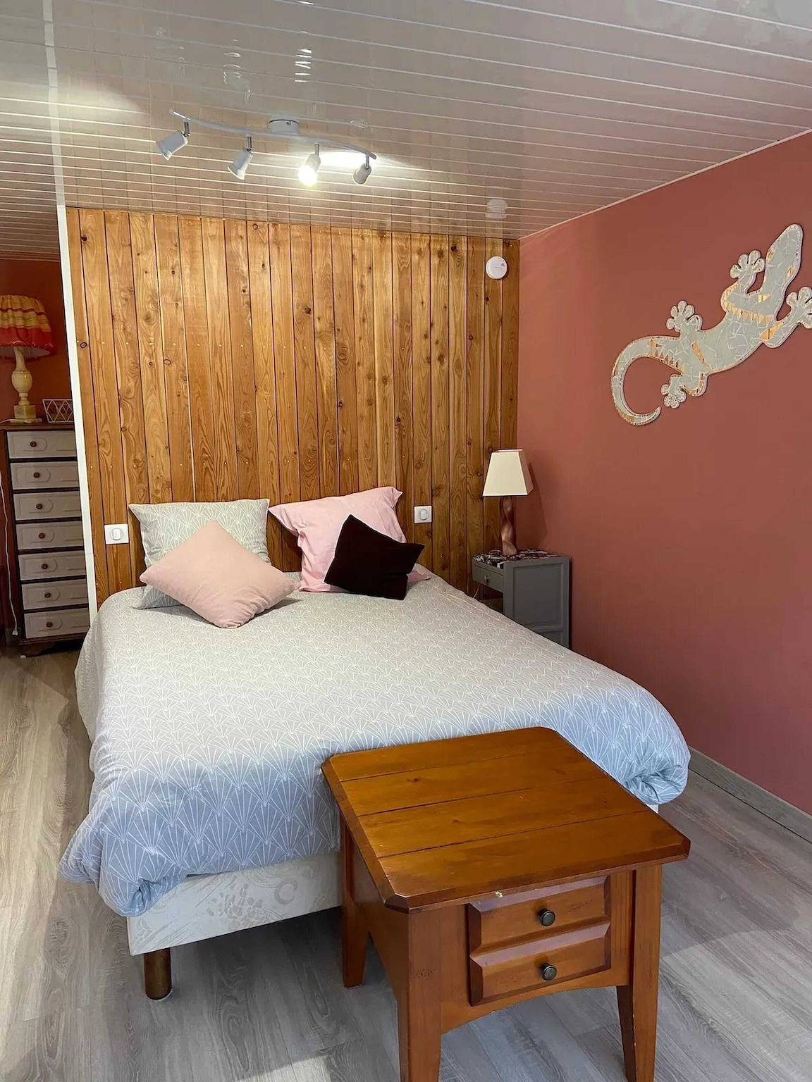 Appartement entier, Appartement rénové à Lapte avec terrasse 40 m² in Lapte, Haute-Loire