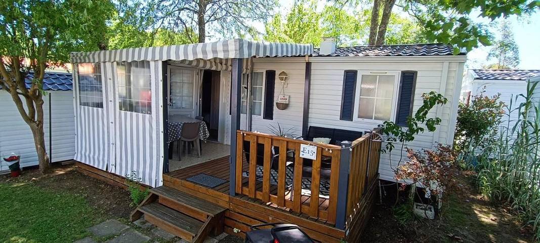 Camping pour 6 personnes, avec Jacuzzi ainsi que Terrasse et Piscine à Saint-Palais-sur-Mer