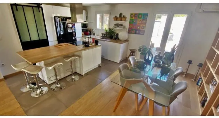 Villa for 5 people, with garden and pool - 1