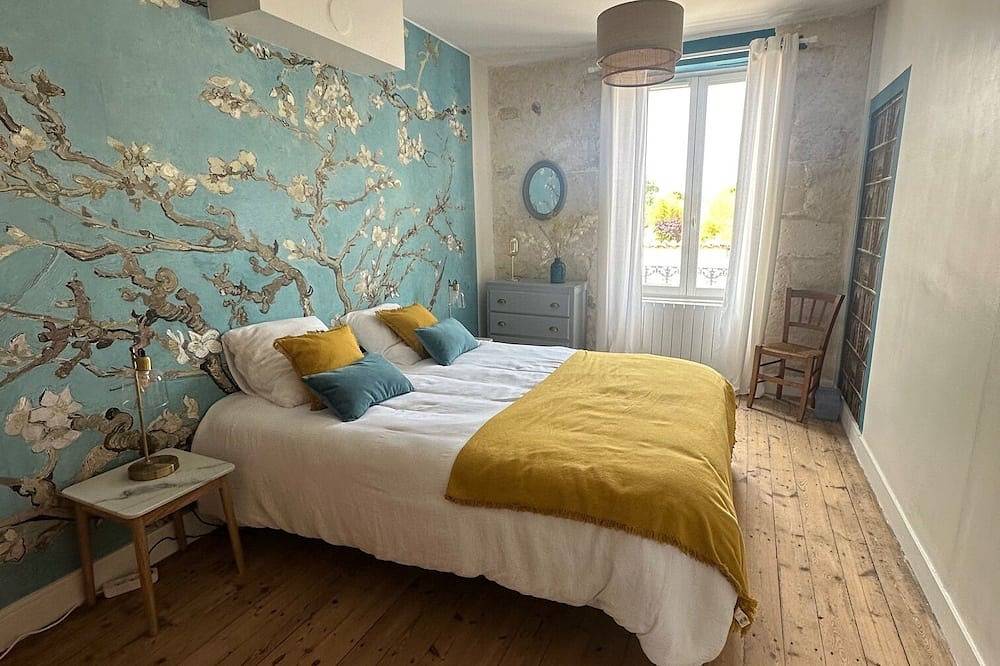 Family villa near the ocean, sleeps 10, pets welcome! in Marennes, Côte de Beauté