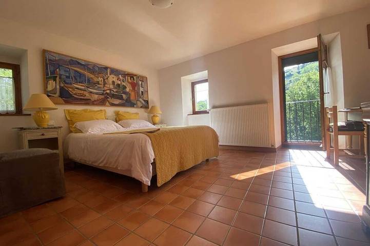 Location de vacances pour 8 personnes, avec jardin, animaux acceptés à UR - 2