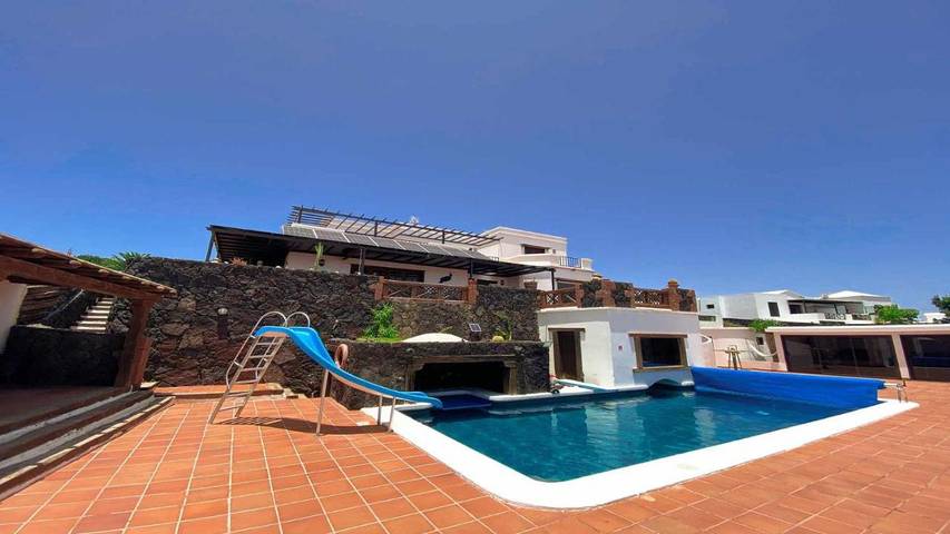 Chalet para 10 personas, con jacuzzi además de jardín y piscina en Lanzarote - 2