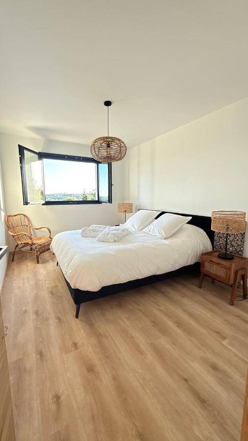 Location de vacances pour 6 personnes, avec vue et jardin à Marcillac-la-Croisille - 4