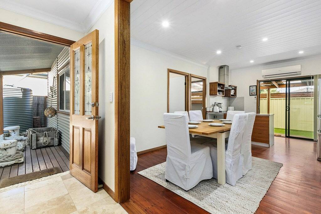 Coral Haven ~ Aldinga Beach - A little oasis ~ beautifully renovated mid-century beach shack in Aldinga Beach, City of Onkaparinga