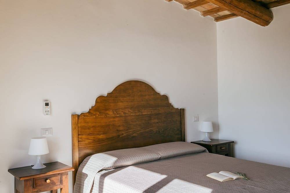 Ginepro the annex of Villa Vernaschi Ideal for a couple or a family with a child in Santa Maria Nuova, Ancona Provinz