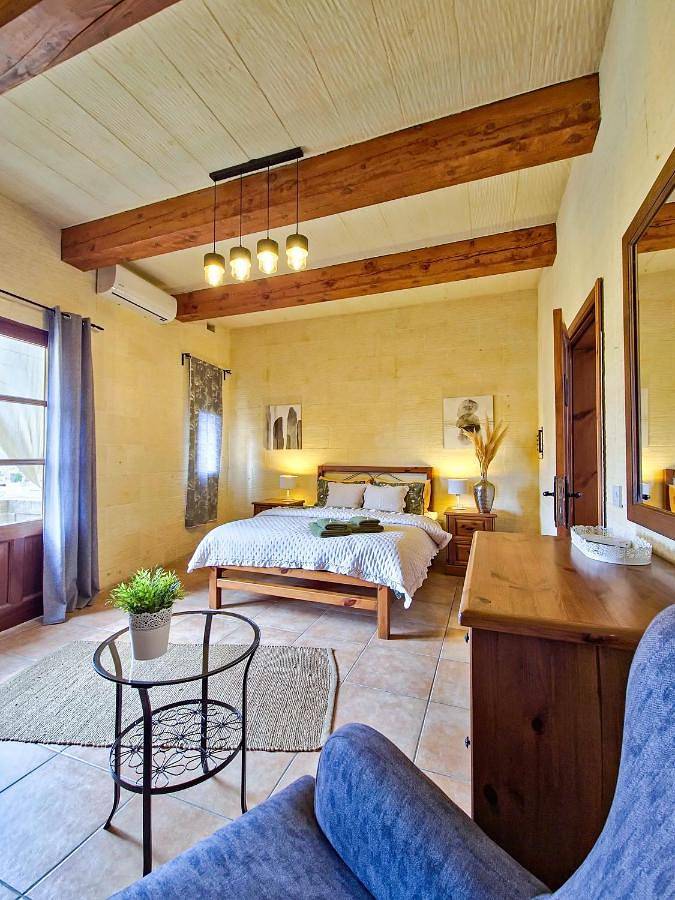 Double Room with Private External Bathroom in Nadur, Gozo