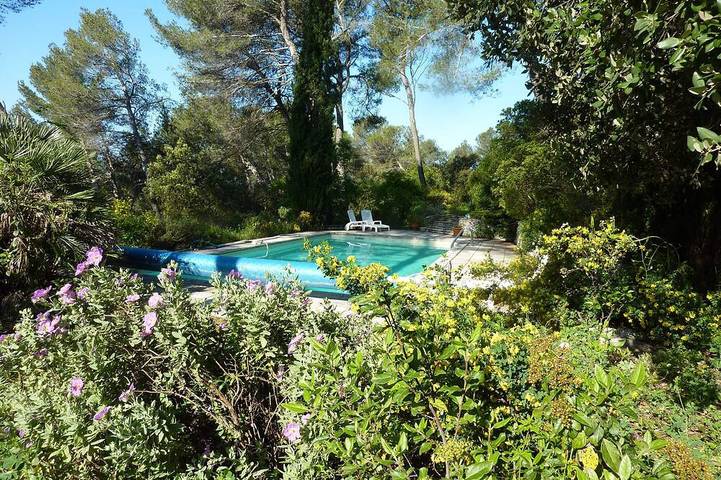 Gîte pour 3 personnes, avec Terrasse ainsi que Jardin et Piscine à Assas (Hérault)