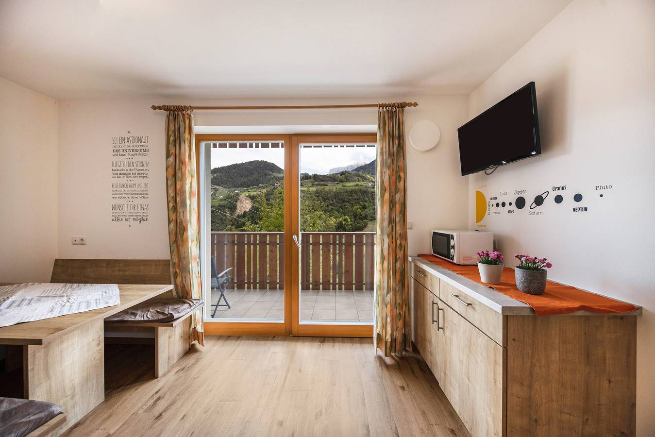 Appartamento intero, Appartamento "Tschafon Oberparnaihof" con vista sulle montagne, terrazza e Wi-Fi in Collepietra, Cornedo all'Isarco
