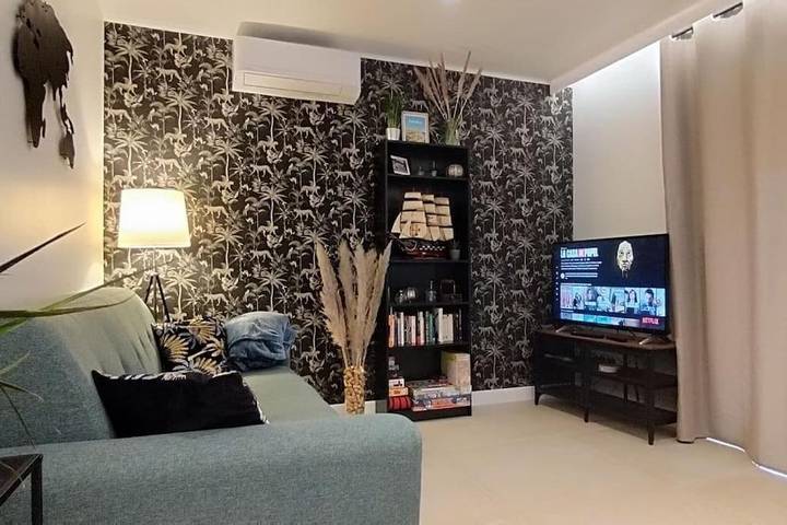 Location de vacances pour 6 personnes, avec Terrasse et Jardin ainsi que Piscine et Vue à Saint-Pantaléon