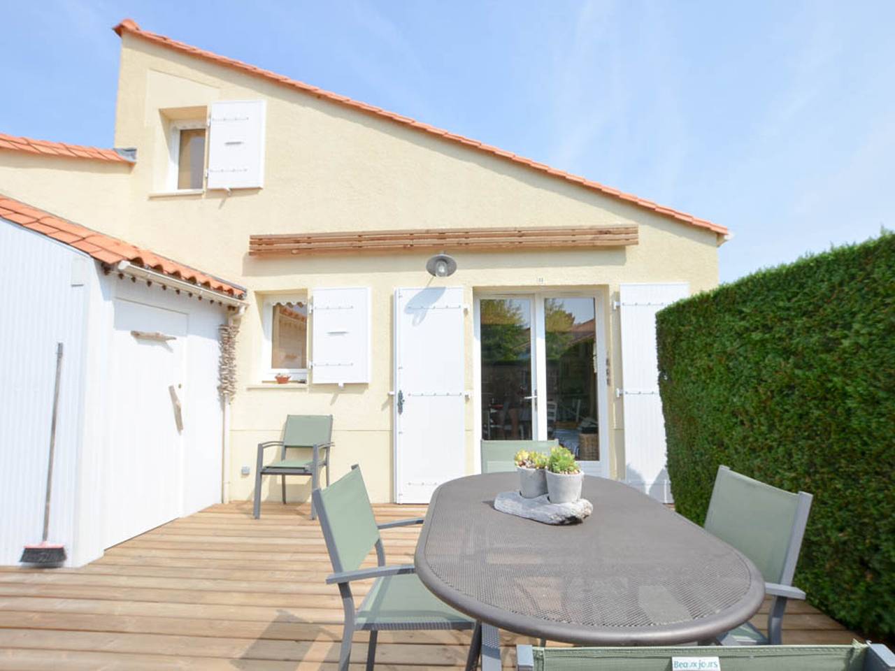 Maison agréable avec terrasse privée, proche plage et commerces in La Palmyre, Les Mathes