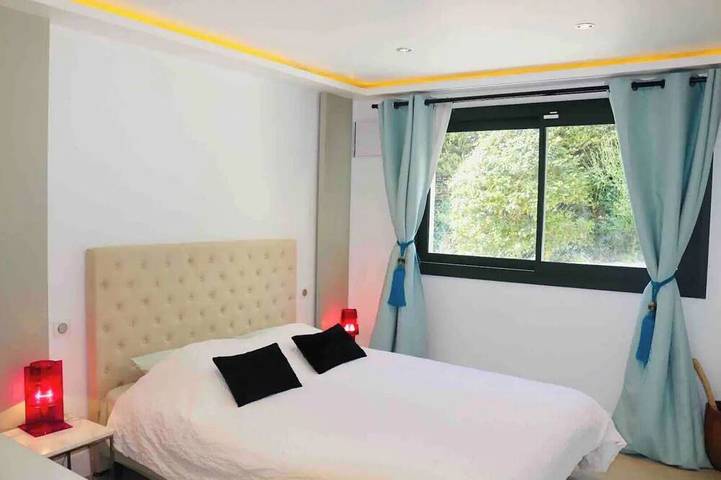 Location de vacances pour 6 personnes, avec jardin et terrasse à Sausset-les-Pins - 2