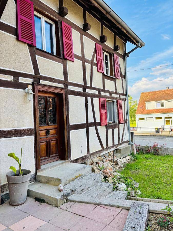 Gîte pour 6 personnes, avec jacuzzi ainsi que terrasse et jardin, animaux acceptés à Ueberstrass