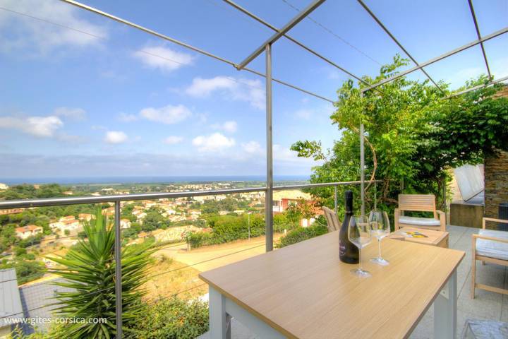 Gîte pour 4 personnes, avec Terrasse dans Folelli