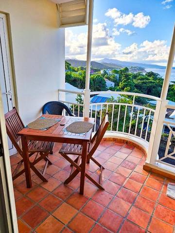 Gîte pour 3 personnes, avec vue ainsi que balcon et piscine à Tartane