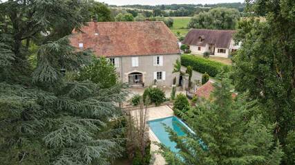 Chambre d’hôte pour 4 personnes, avec piscine et jardin, animaux acceptés à Châtenois (Jura)