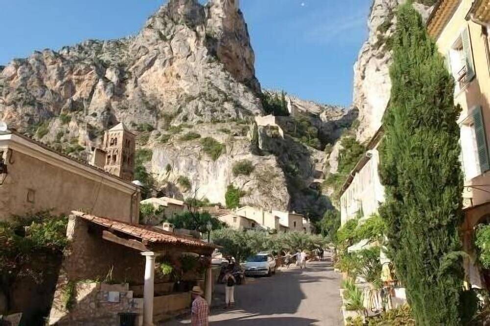 Apartamento entero, Alquiler Estudio en Moustiers Ste Marie in Moustiers-Sainte-Marie, Parc naturel régional du Verdon