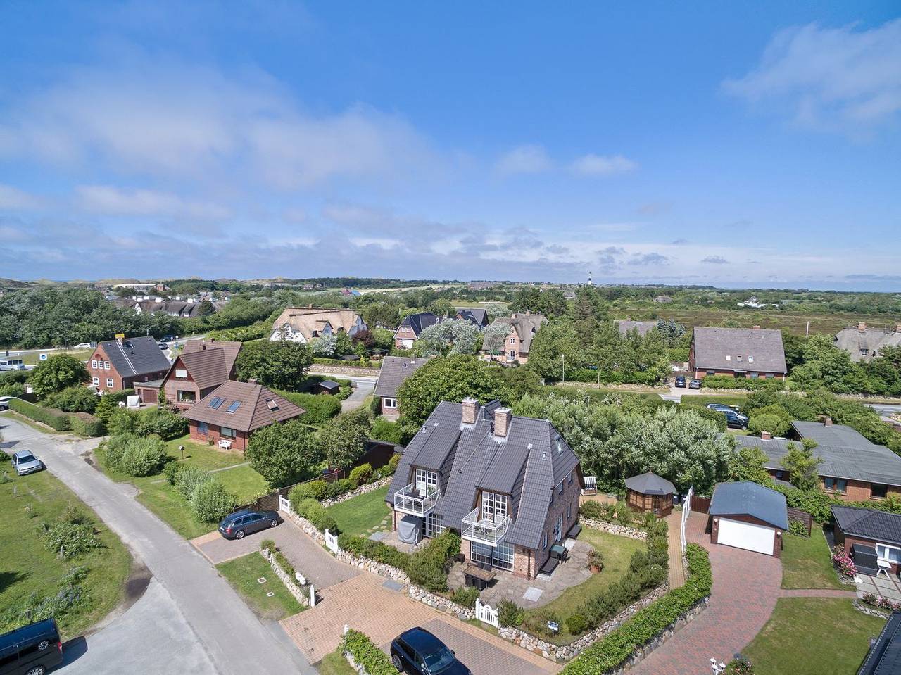 Ganze Wohnung, In idyllischer Lage befindliches 2-Raum Domizil im Ober- & Dachgeschoss in Wenningstedt, Sylt