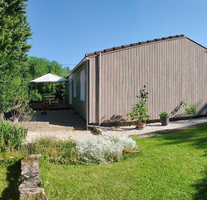 Three-Bedroom House in Sansais, Région de Niort