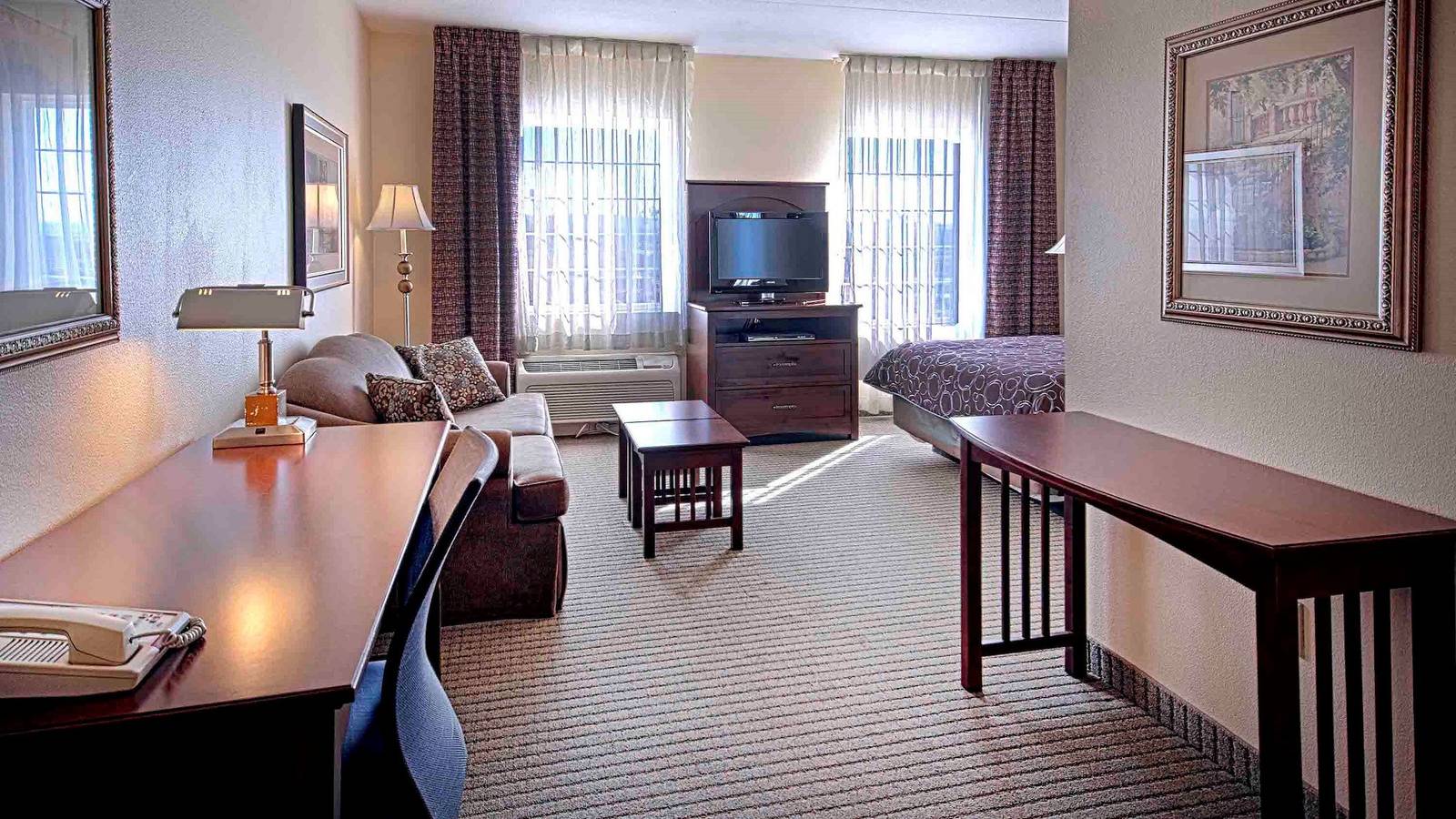 Ganzes Studio, Staybridge Suites Chattanooga-Hamilton Place in Chattanooga, Hamilton County (TN)