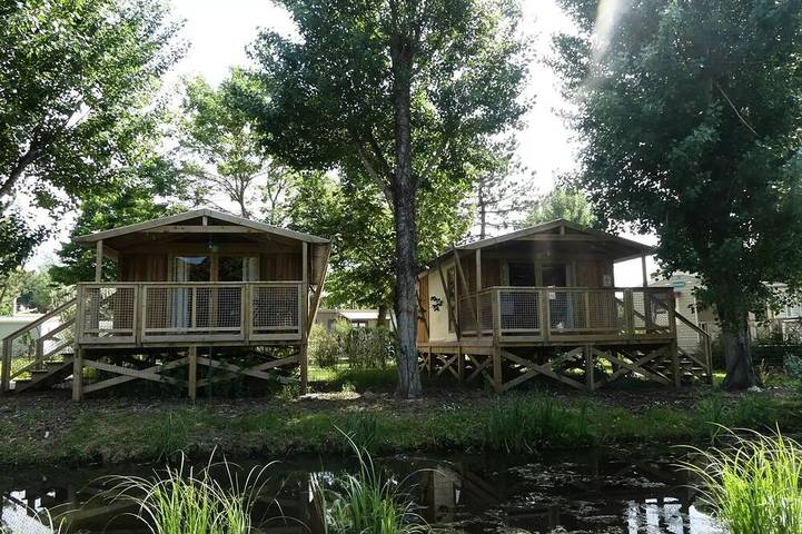 Camping pour 5 personnes, avec jacuzzi et sauna ainsi que terrasse et piscine à Vaux-sur-Mer