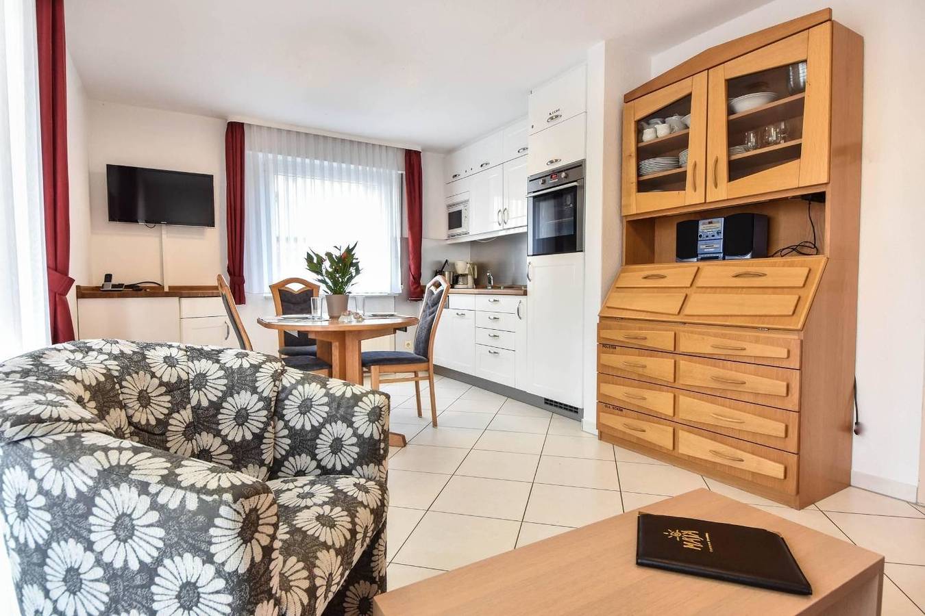 Apartamento entero, Haus an der Düne 04 - nur wenige Meter bis zum feinsandigen Ostseestrand in Seebad Heringsdorf, Heringsdorf