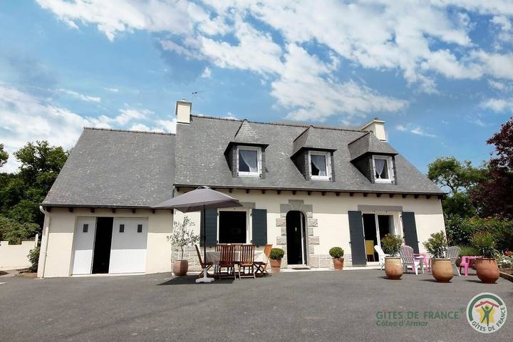 Gîte pour 6 personnes, avec jardin, animaux acceptés à Erquy