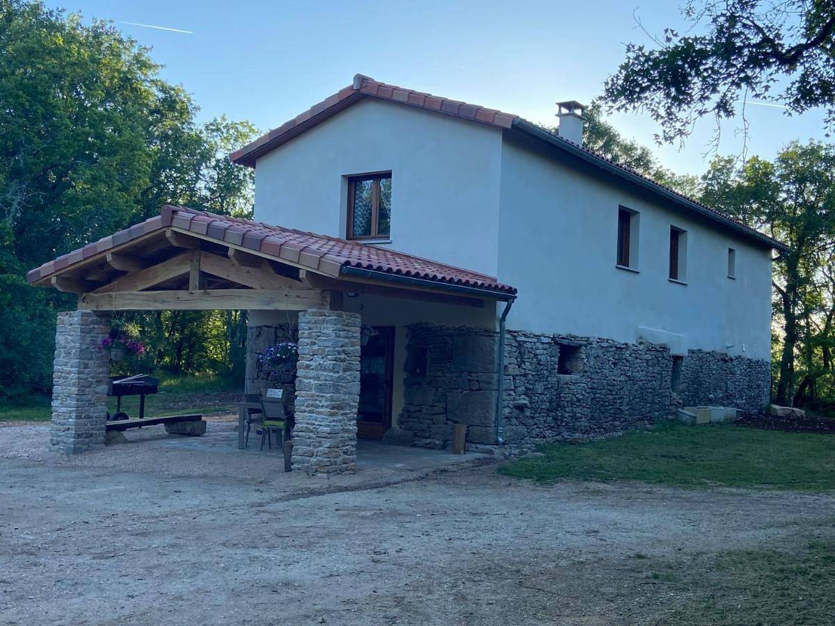 Three-Bedroom Holiday Home in Saint-Antonin-Noble-Val, Quercy