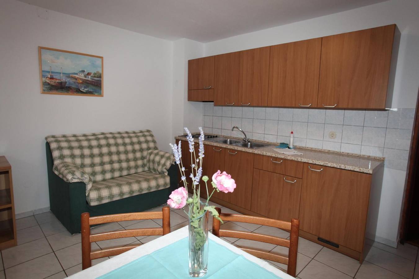 Ganze Ferienwohnung, Ferienwohnung im Erdgeschoss für bis zu vier Personen in Cres Stadt, Cres