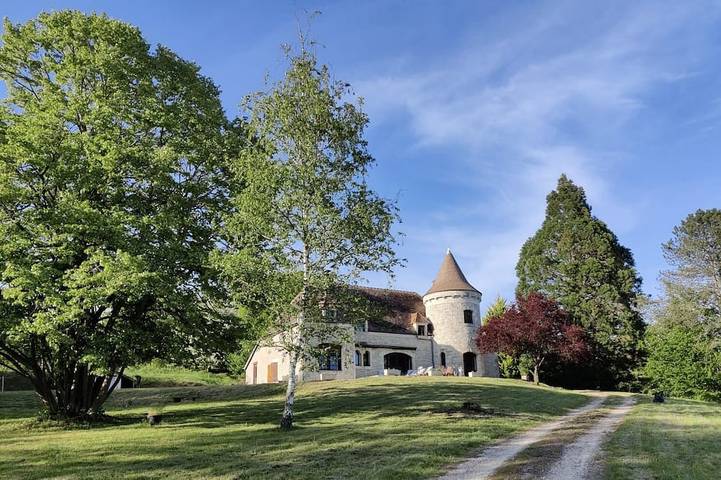 Gîte pour 15 personnes, avec jacuzzi et jardin