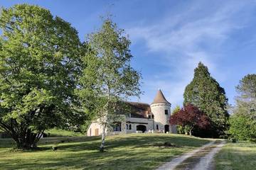 Gîte pour 15 personnes, avec jardin et jacuzzi à Saint-Amand-en-Puisaye