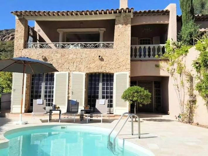 Villa pour 6 personnes, avec piscine et terrasse à Saint-Raphaël