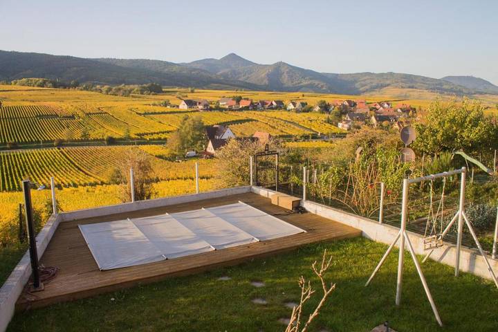 Location de vacances pour 6 personnes, avec Balcon et Terrasse ainsi que Jardin et Piscine à Zellenberg