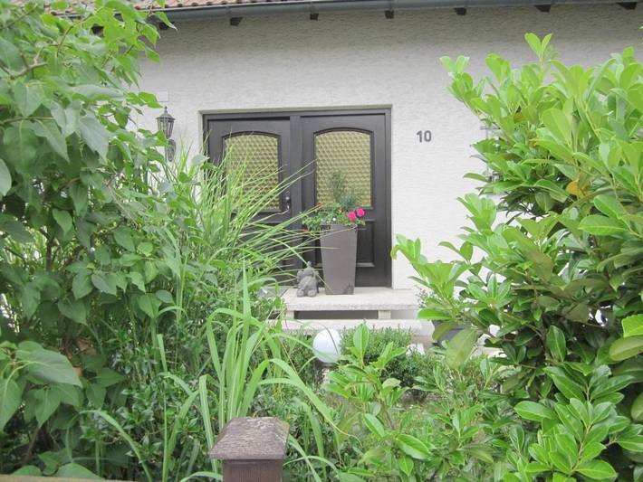 Ferienwohnung für 2 Personen, mit Terrasse und Garten sowie Ausblick